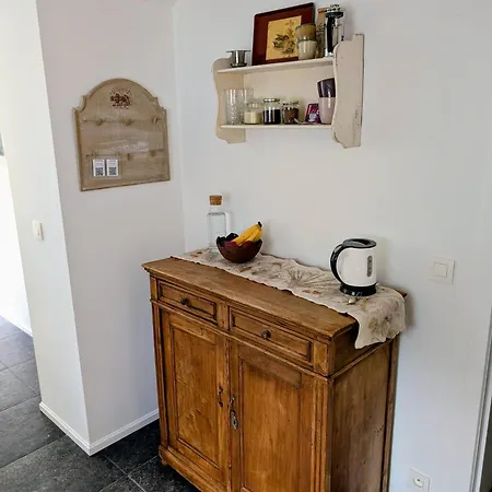 Warm, Charming Vintage-style By Mariem *